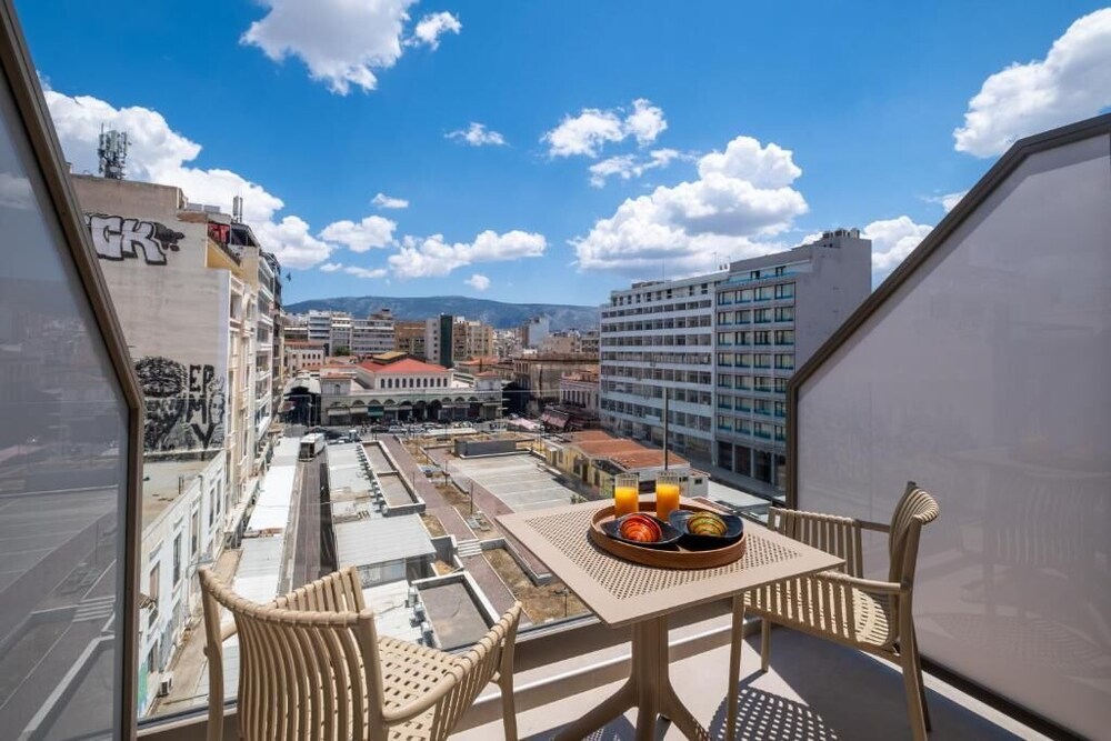 Agora Views