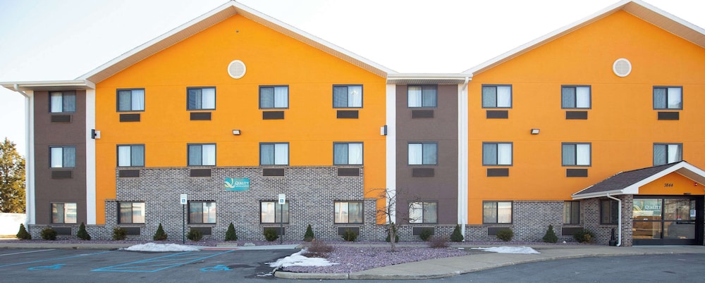 Quality Inn & Suites Hammond Near I-8090