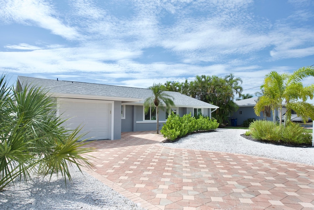 Palmview Paradise