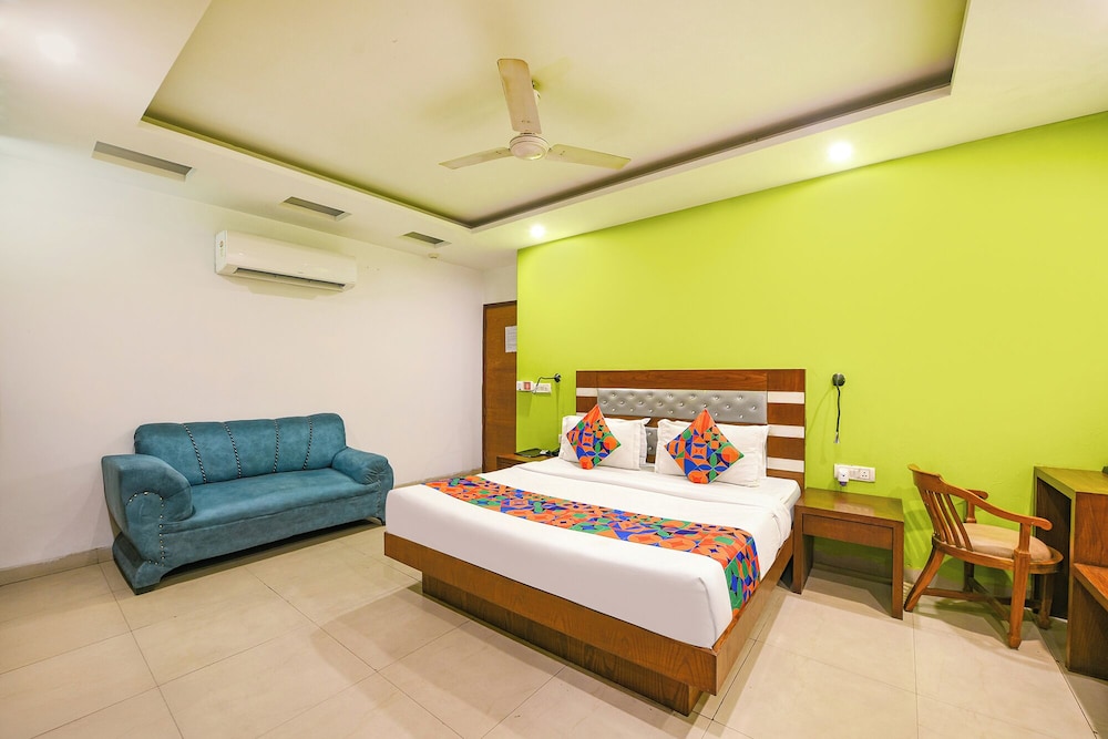 Fabhotel The Kings Plaza