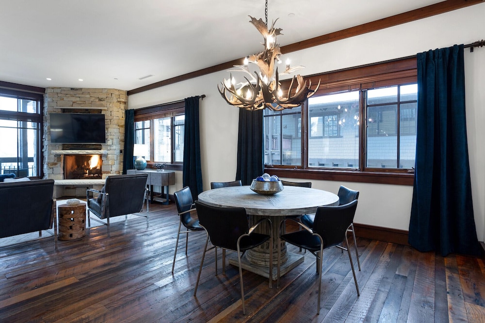 Arrowleaf Lodge- Two Bedroom Residence #209 2 Condo