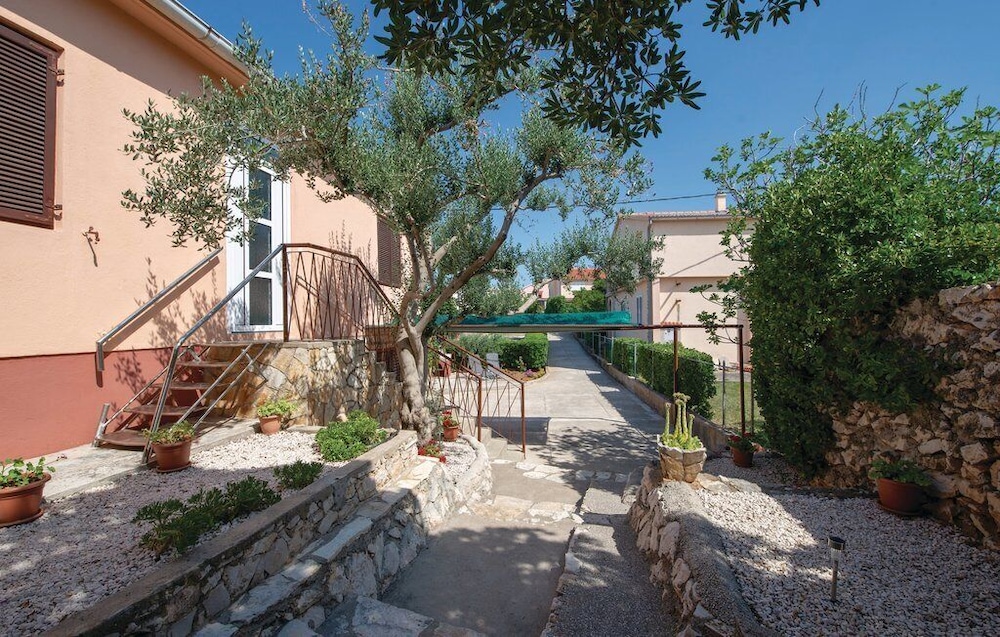 Holiday Home Joanna view 5