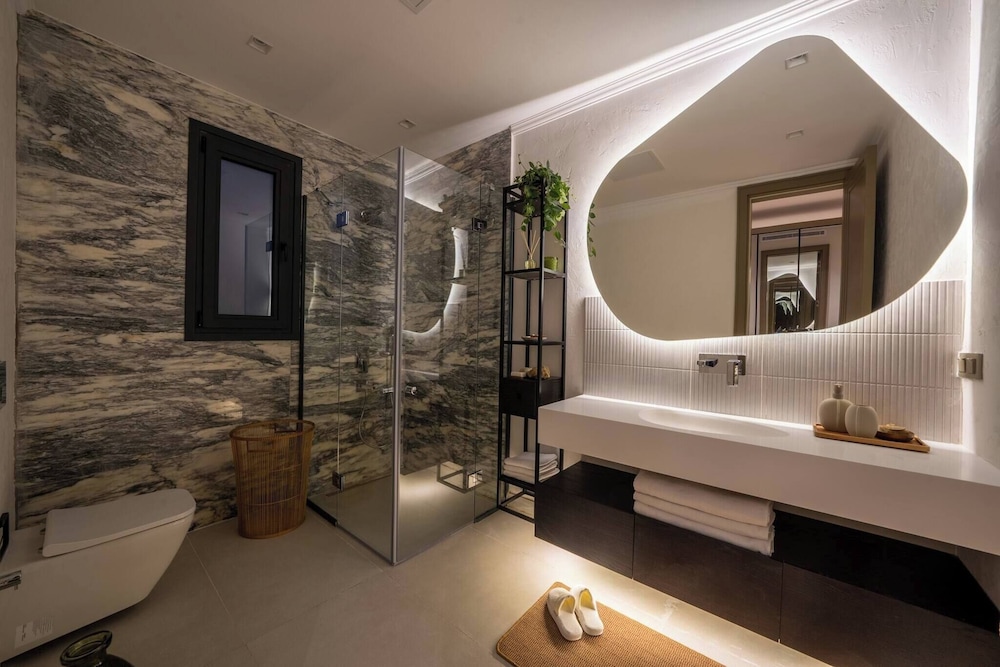 Hills Deluxe - Relaxed Luxury in Style and Serenity view 4