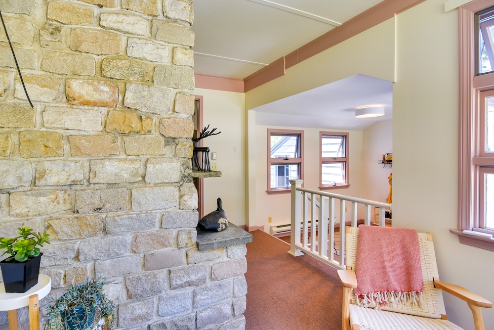 Home in Narragansett w/ Beach Access!