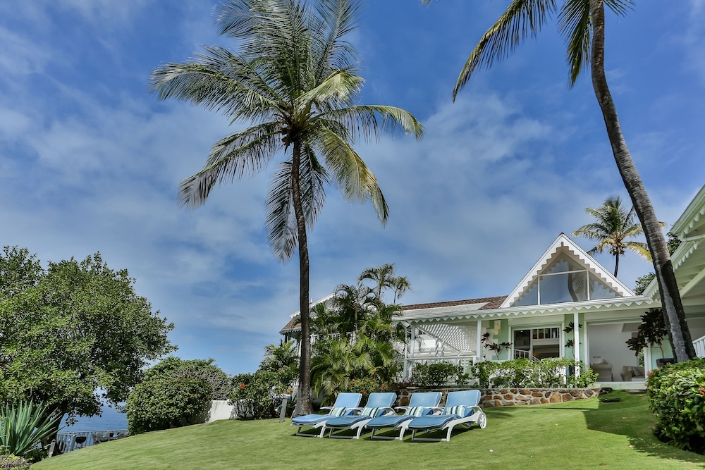Beautiful 2-bed Cliffside Villa - Saline Reef 2 Bedroom Villa by RedAwning