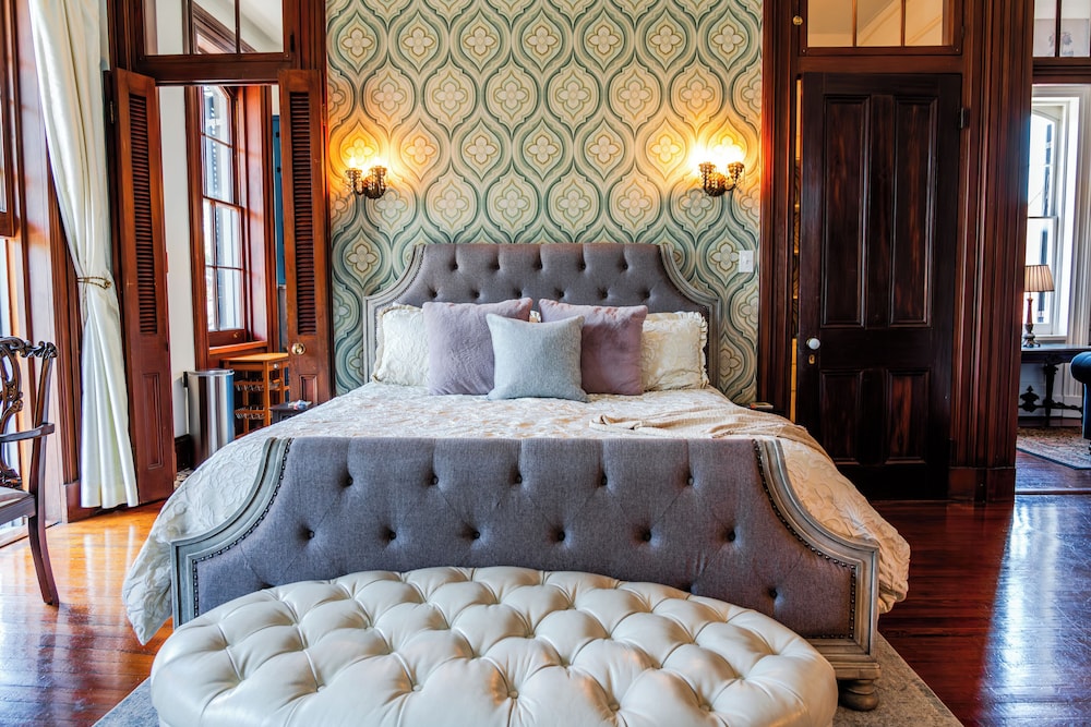 French Quarter Lanaux Mansion B & B