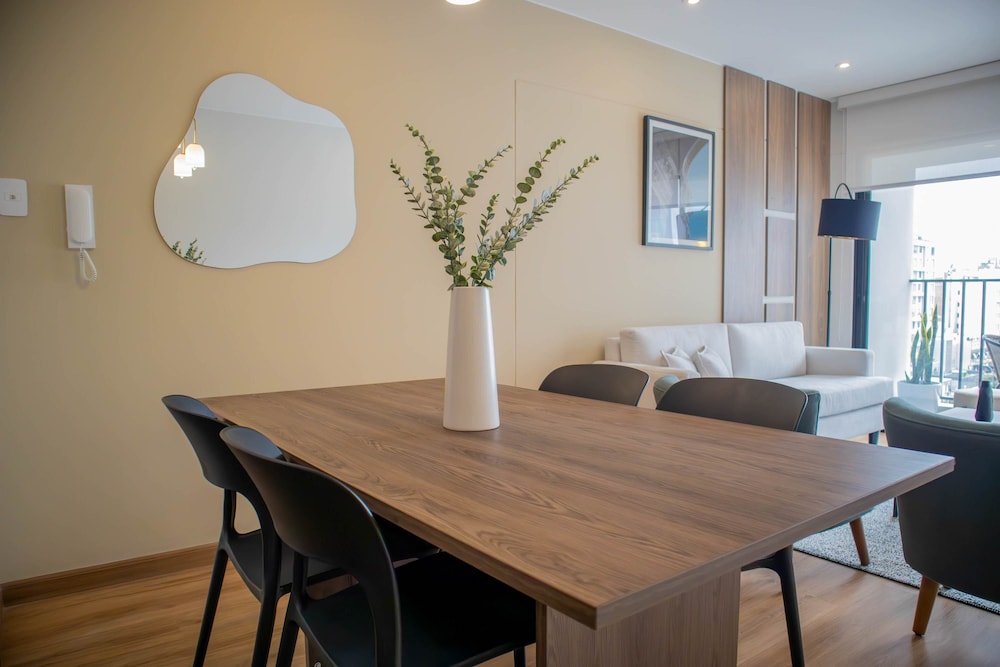 Beautiful 2BR With Fantastic Pool in Miraflores