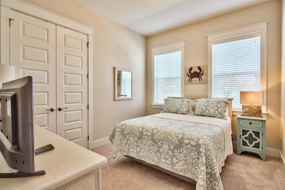 JACK's Place 3 Bedroom Condo By Coastal Dreamin