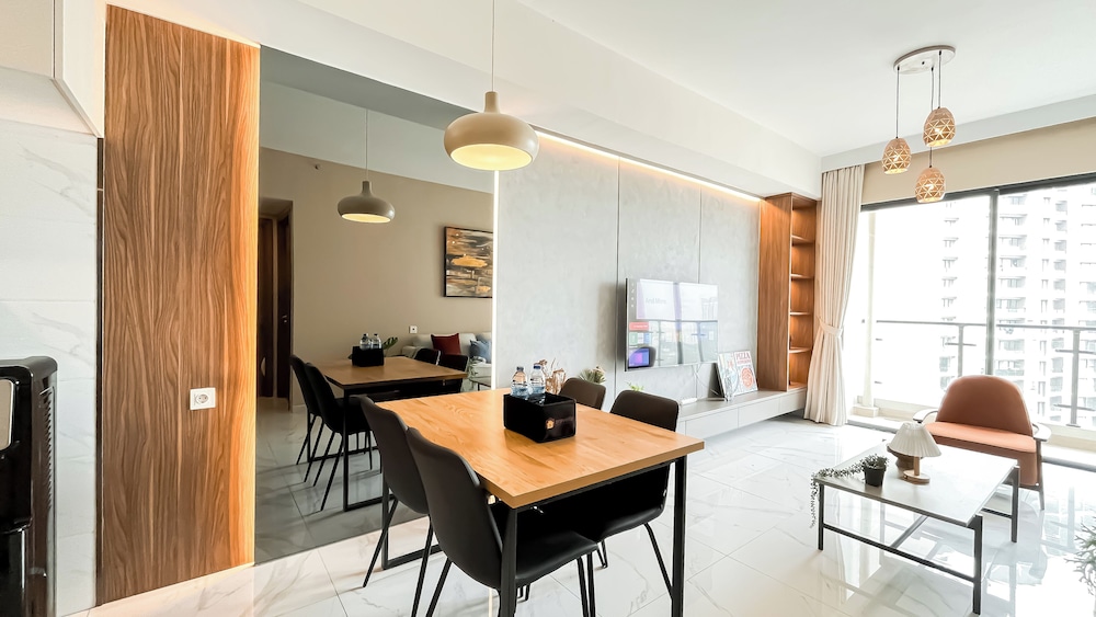 Spacious And Stylish 3Br At Sky House Bsd Apartment