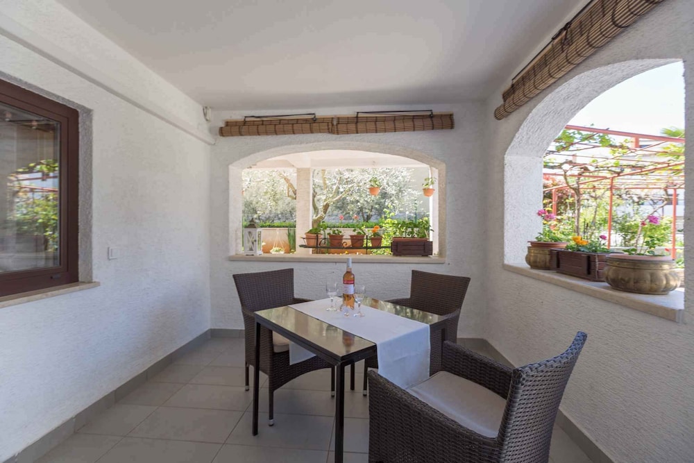 Ferienwohnung mit Wlan und Schöner Terrasse
