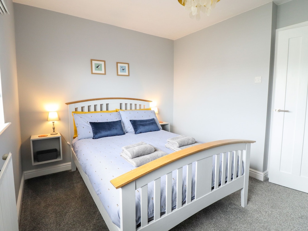 4 Plas Newydd