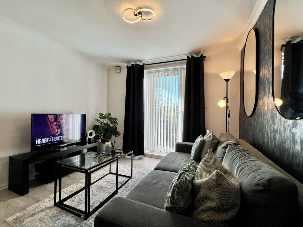 London Oasis Apartment Escape