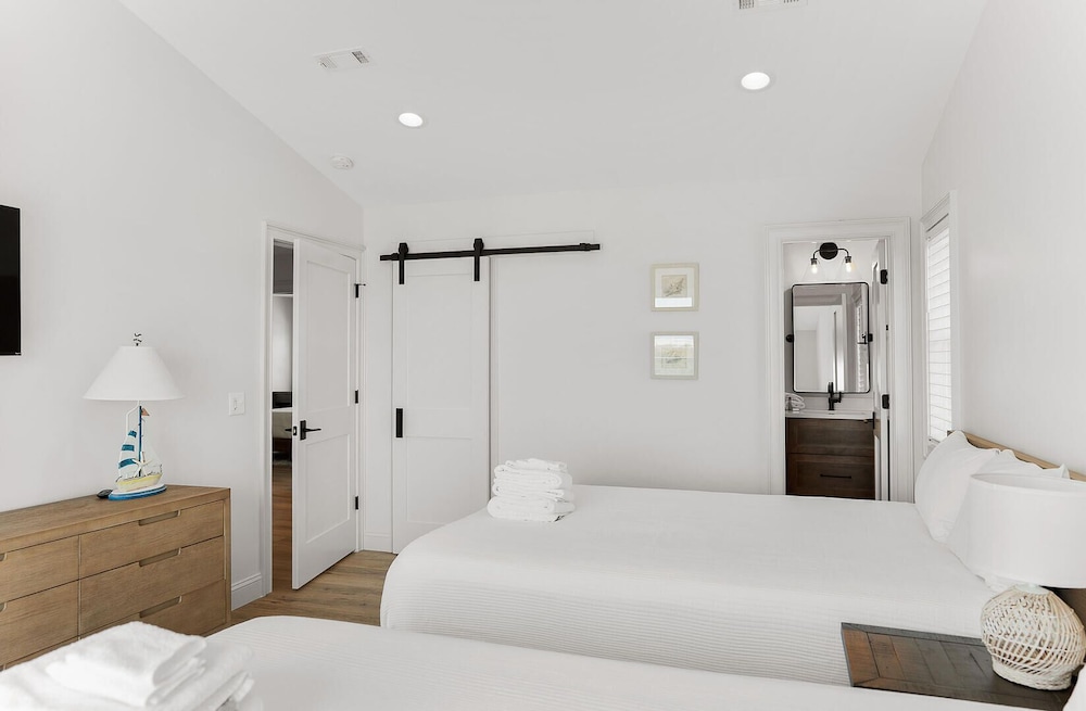718 Swordfish Road view 5