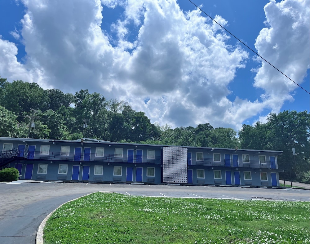 expressway inn