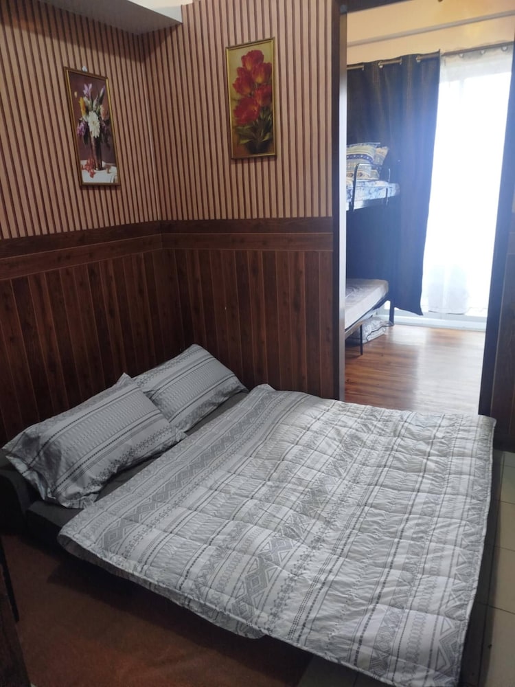 R's House Of Happiness