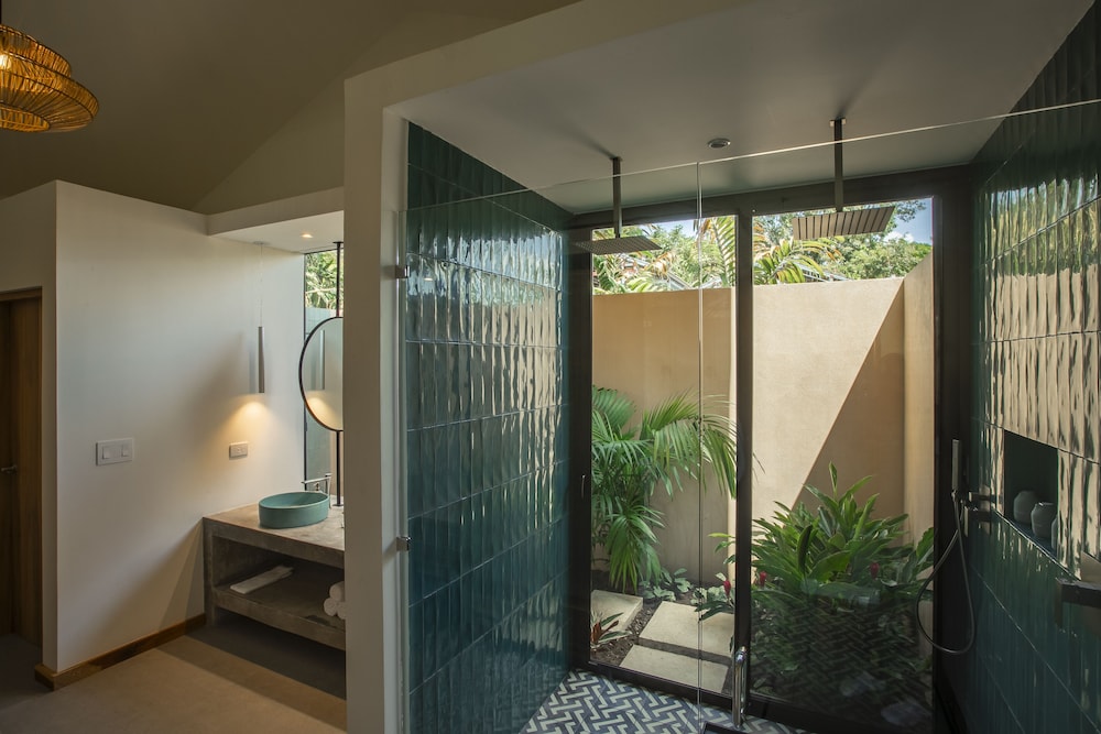 Nayara Gardens - Property Image 11