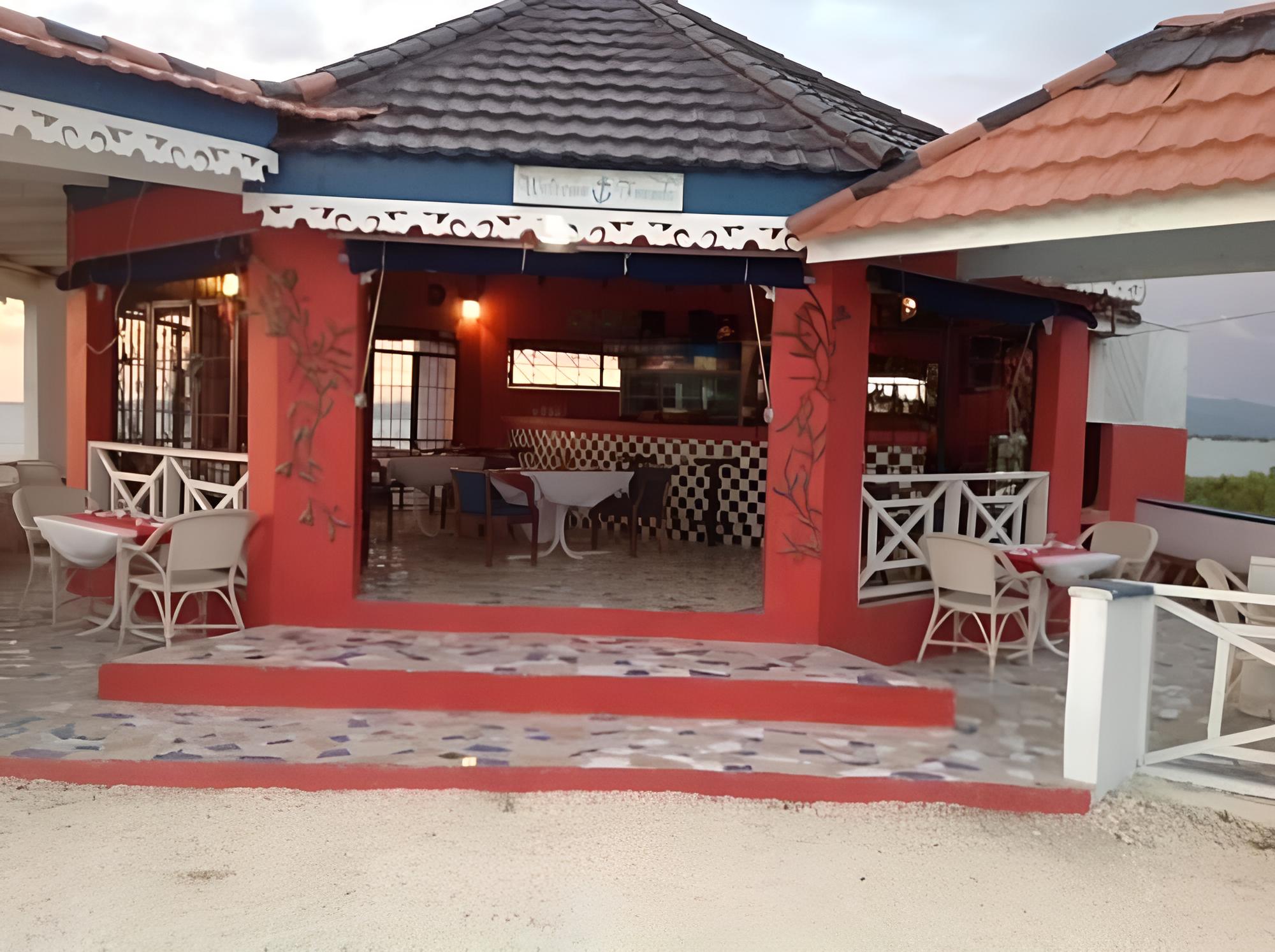 Idlers' Rest Beach Hotel