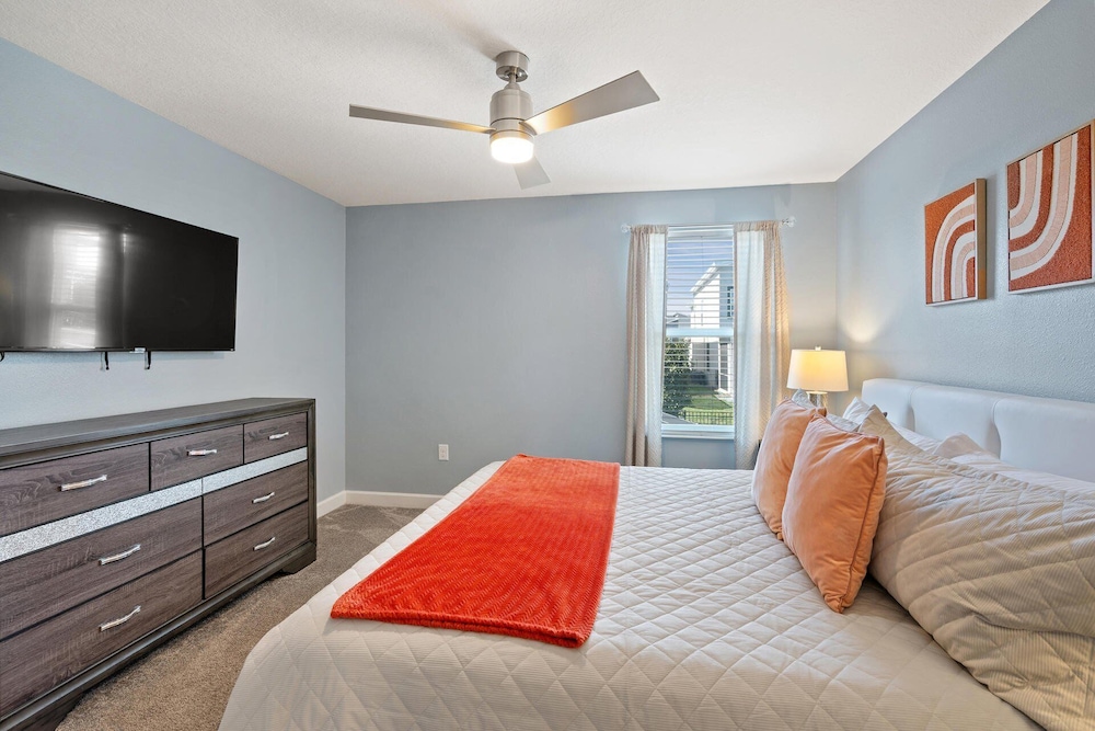 1194 Drop Lane