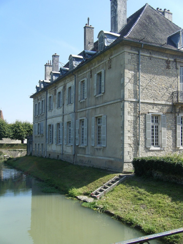 Château De Serrigny