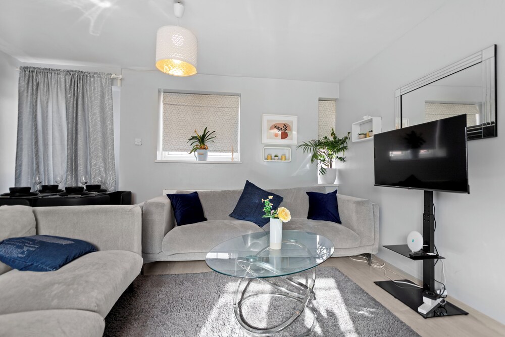 Cozy 2 Bed Apartment Close to Lcy & Excel