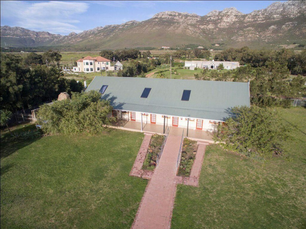 Kingfisher Hollow Exclusive Guest House