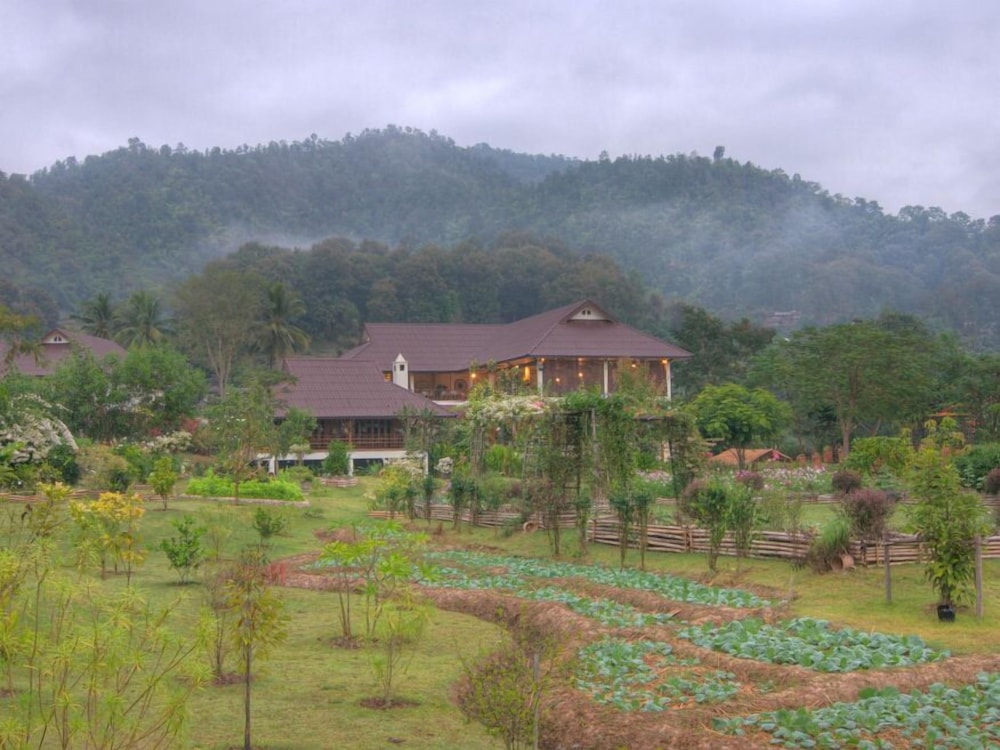 Maekok River Village Resort