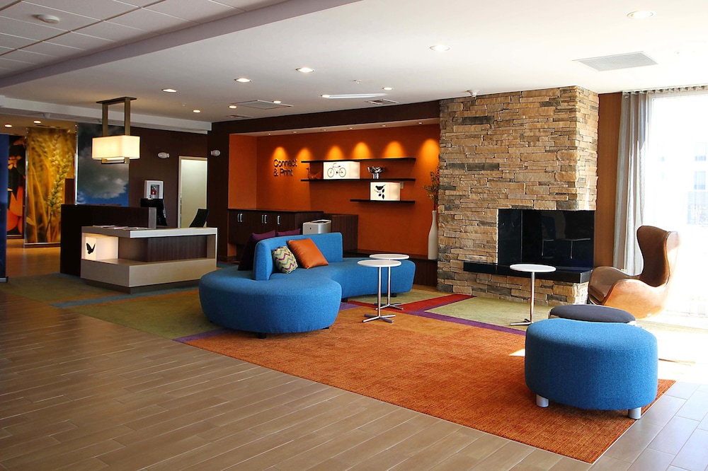 London Vacations - Fairfield Inn  Suites by Marriott London - Property Image 12
