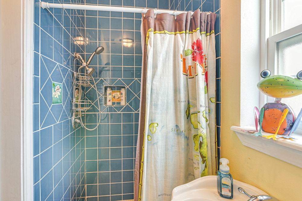 Near Surfside Jetty County Park: Home w/ Deck!