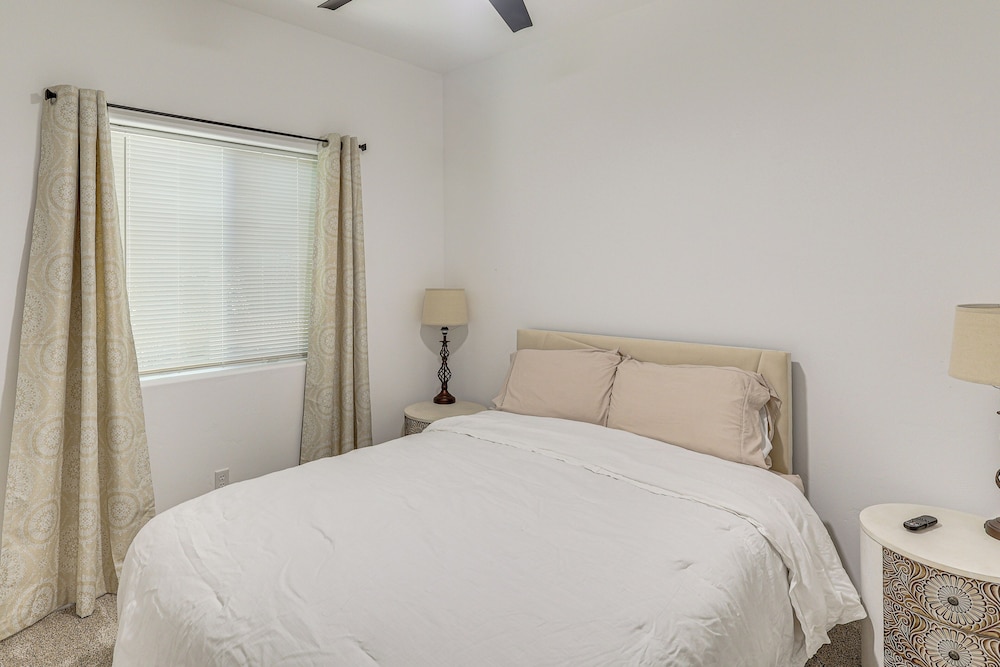 2 Mi to Colorado River! Home w/ Dog-friendly Yard