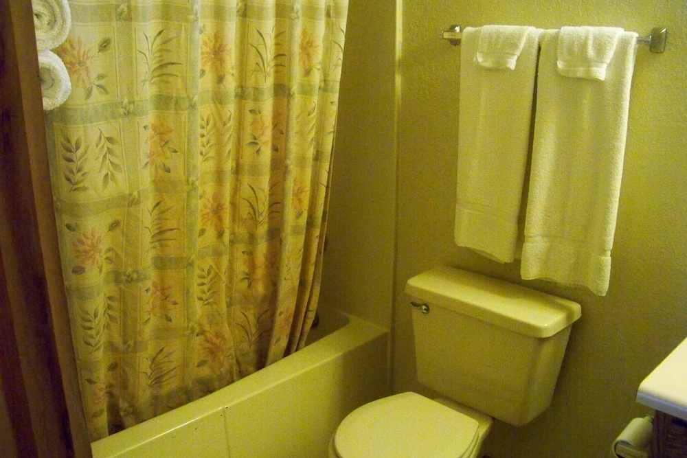 Lazy Oaks Resort