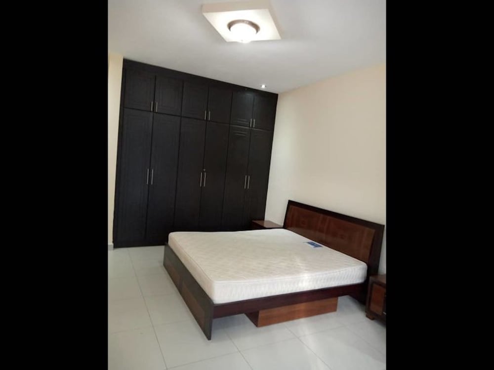 3 Bedrooms Exclusive Apartment in Kaludu view 3