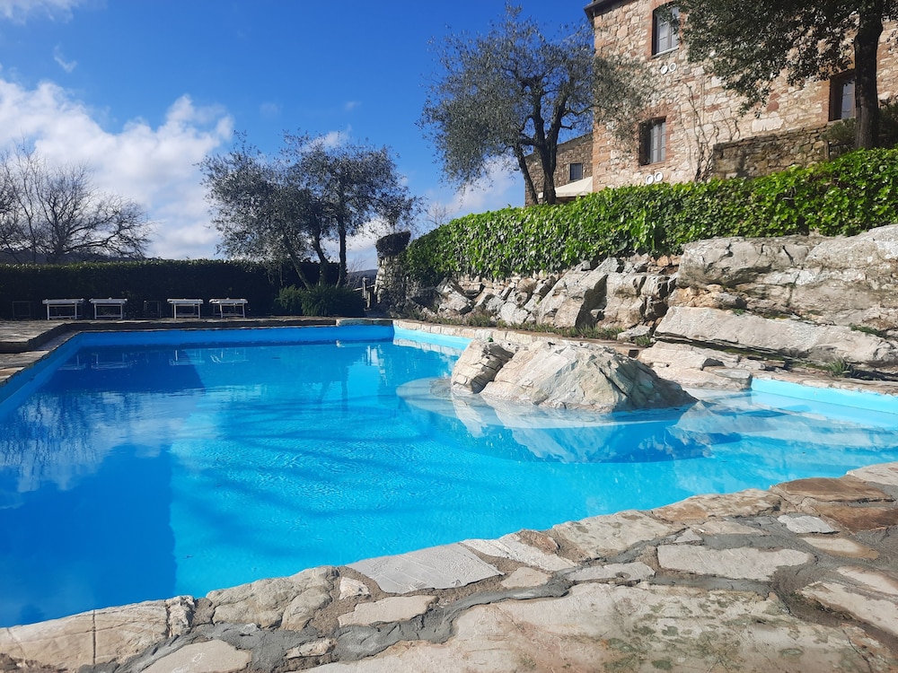 Borgo Livernano view 5