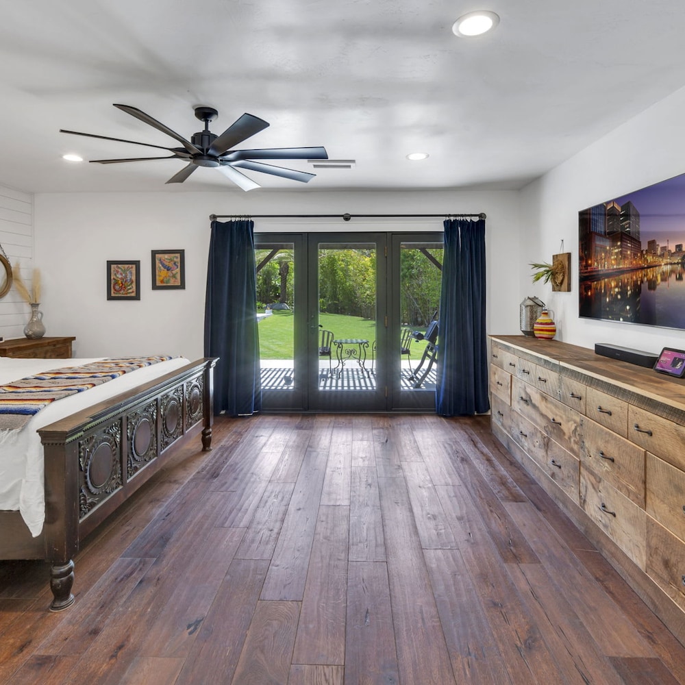 Lone Jack House- Private Gated Home Pool Spa BBQ view 5