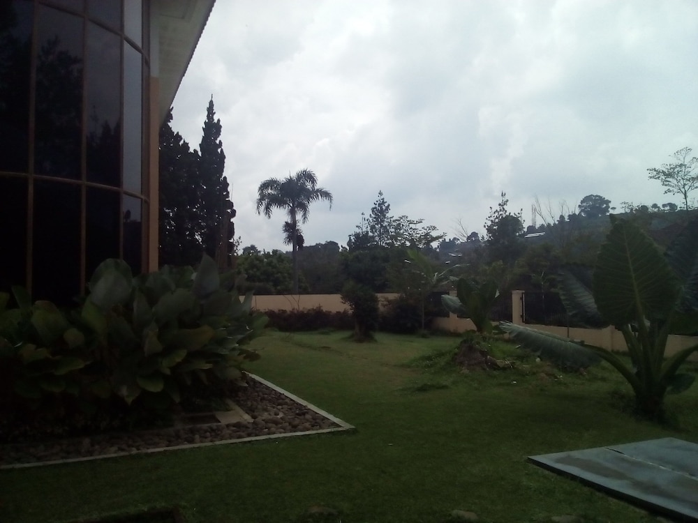 Simply Homy Guesthouse Graha Puspa