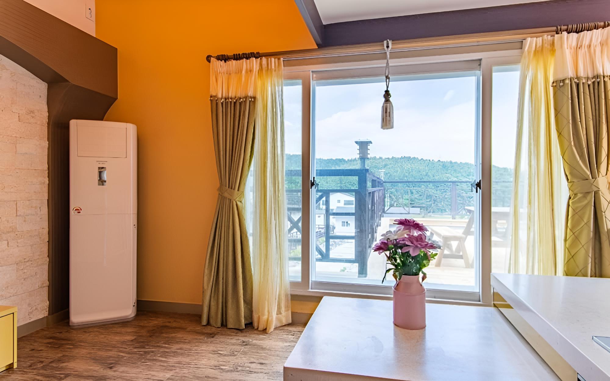 Sokcho Olive Spa Pension view 2
