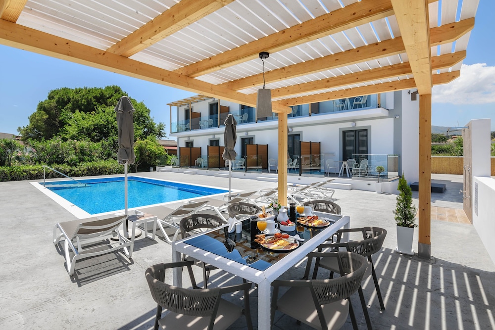 White Canvas Boutique Studios photo 5