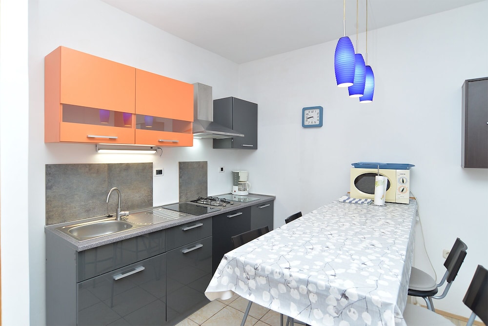 Apartments Mira 295