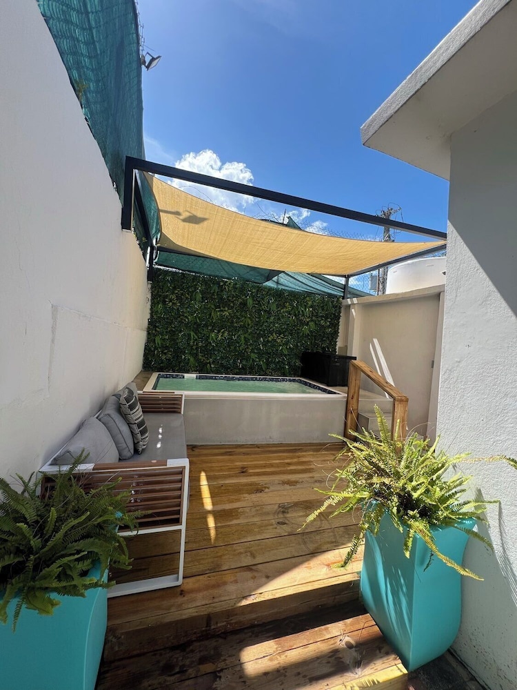 Ismael Rivera Villa 1 Ocean Park 4bd-2b