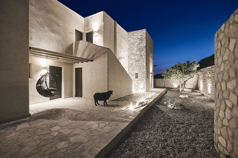 Noma Milos - Delmar Collection view 2