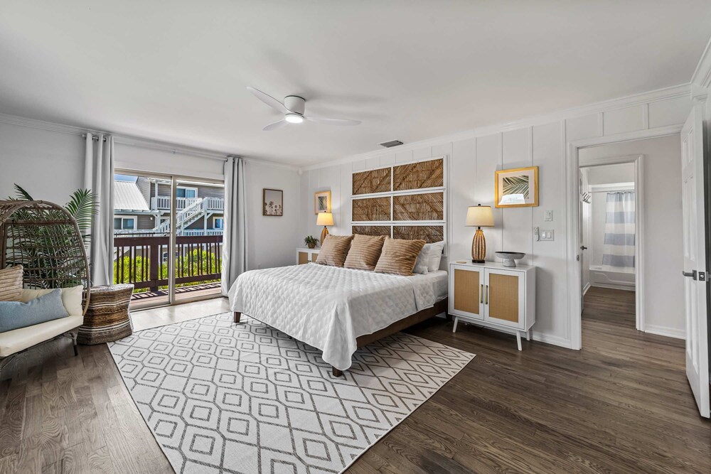 Oceanfront Steps to Sand Deck Pets Welcome