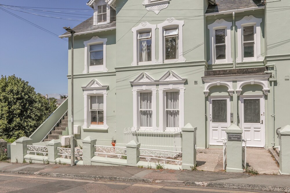 4 Glenthorne House