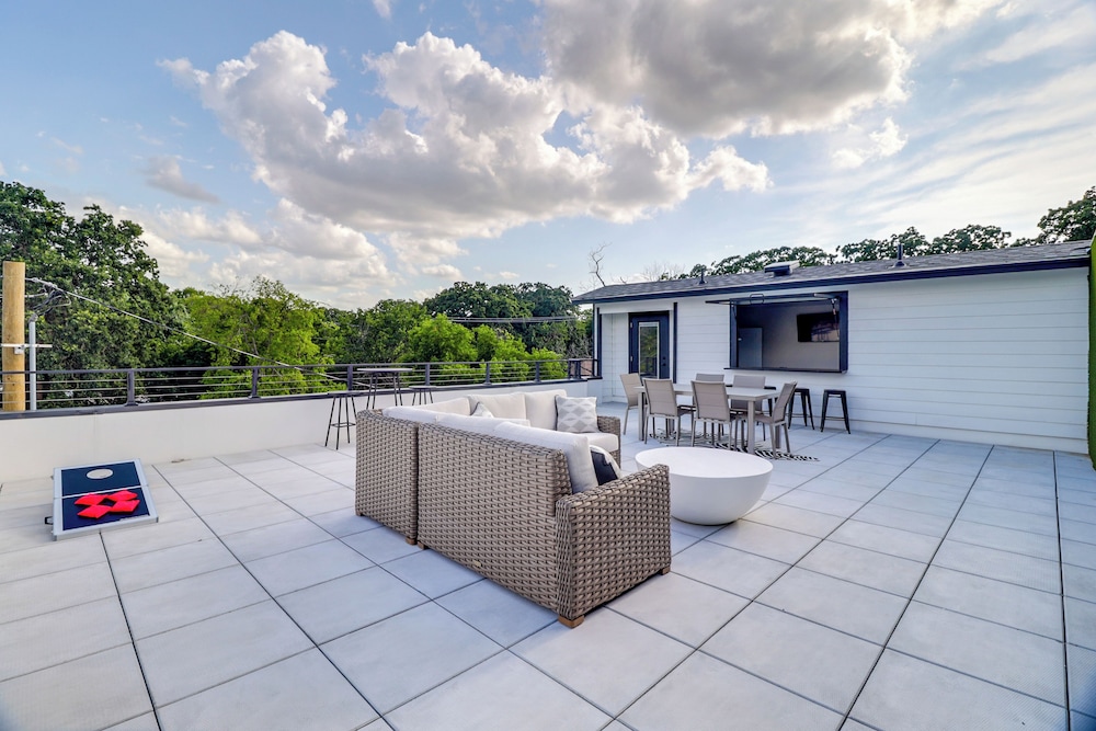 Townhome Near At&t Stadium: Great for Game Day!