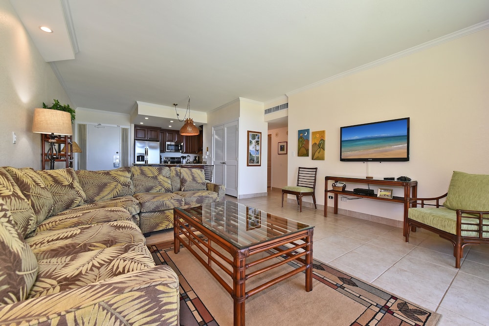 Kaanapali Shores #160 2 Bedroom Condo by RedAwning