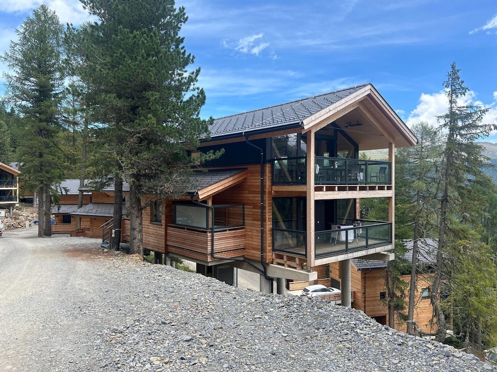 Amazing Chalet With Mountain Views
