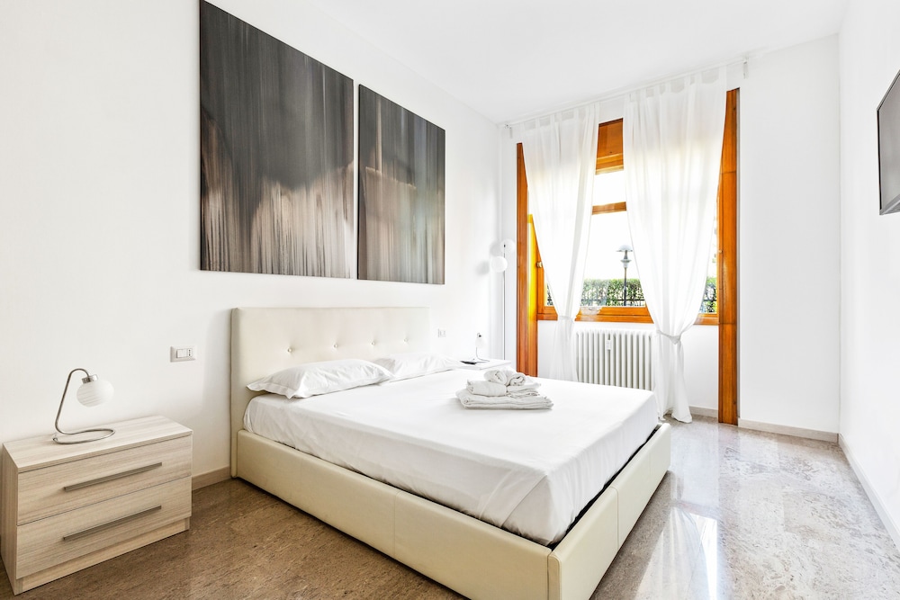 Istria & Zara Flat with Private Parking