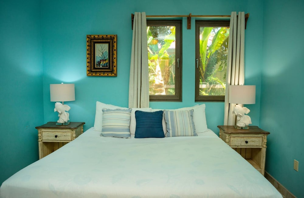 Large Oceanfront Villa With Pool Close to Village