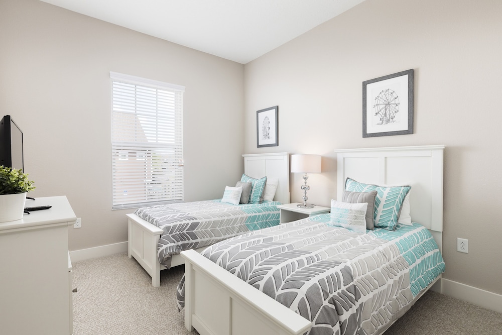 Summerville Vacation Homes by Columbia Management