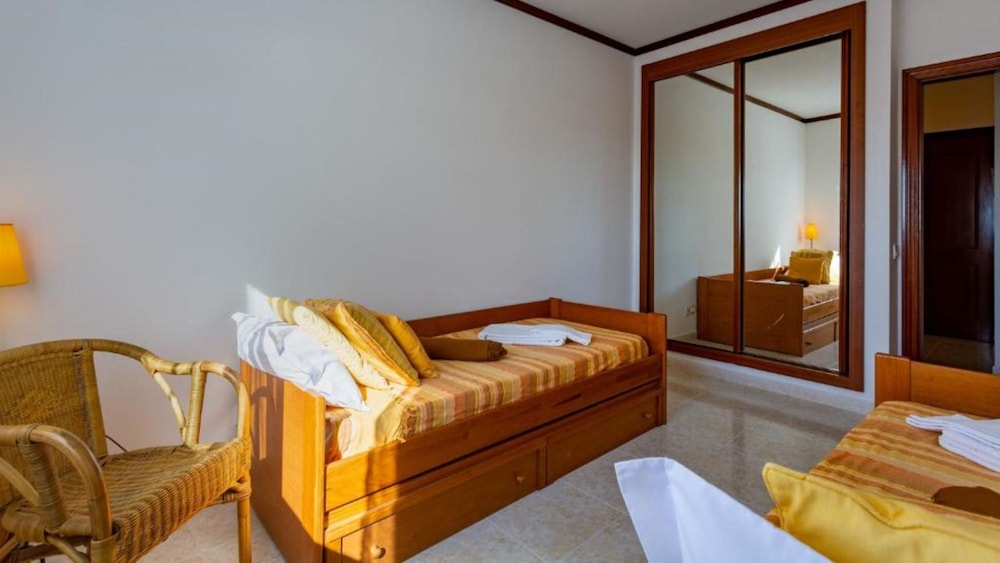 Alvor 2 Bedrooms Balcony Flat