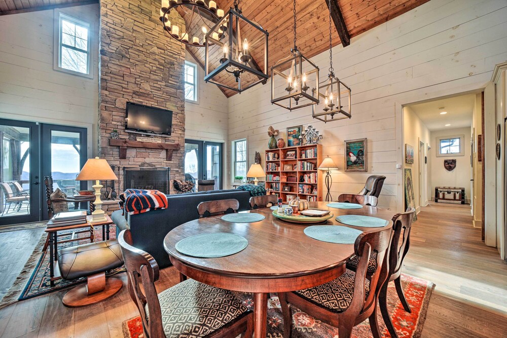 On 22 Acres: Cullowhee Craftsman Home w/ Mtn Views