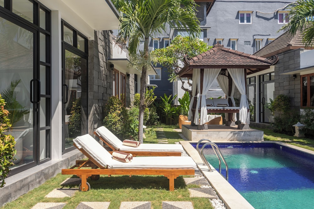Emy Sanur